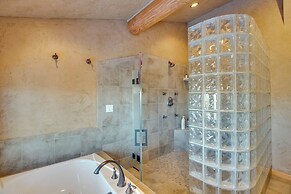 'black Bear Cabin' Near Skiing & Hiking!