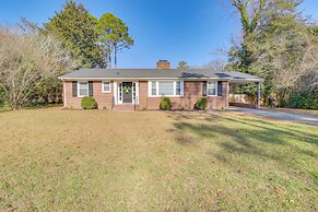 Walk to Chowan University: Dog-friendly Retreat