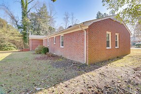 Walk to Chowan University: Dog-friendly Retreat