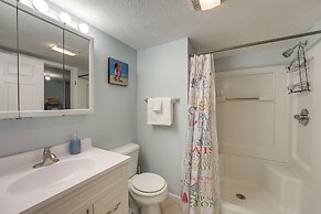 1 Mi to Beach: Condo w/ Bicycles in Spring Lake!