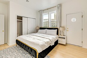 1 Mi to Prudential Center: Remote Work-ready Apt