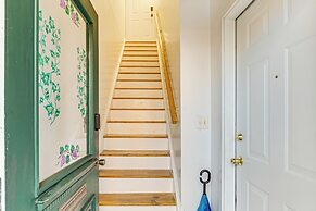 1 Mi to Prudential Center: Remote Work-ready Apt