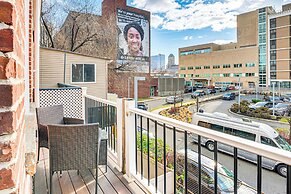 1 Mi to Prudential Center: Remote Work-ready Apt