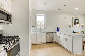 1 Mi to Prudential Center: Remote Work-ready Apt