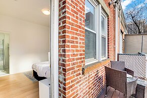 1 Mi to Prudential Center: Remote Work-ready Apt