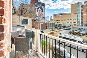1 Mi to Prudential Center: Remote Work-ready Apt