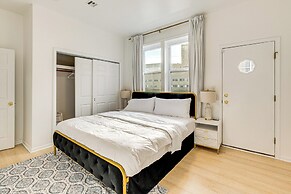 1 Mi to Prudential Center: Remote Work-ready Apt