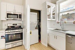 1 Mi to Prudential Center: Remote Work-ready Apt