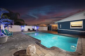 Oasis w/ Heated Pool: 5 Mi to Anclote Gulf Park!