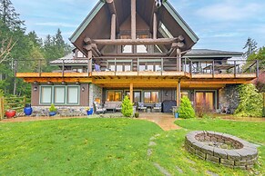 Mountain Views: Peaceful Bainbridge Island Retreat