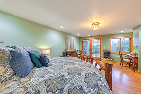 Mountain Views: Peaceful Bainbridge Island Retreat