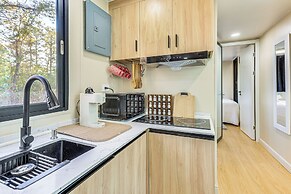 5 Mi to Stone Mountain: Lithonia Getaway