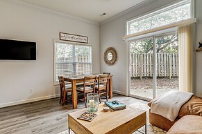 4 Mi to Ocean: Modern Townhome in Wilmington!
