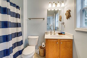 4 Mi to Ocean: Modern Townhome in Wilmington!