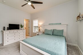 4 Mi to Ocean: Modern Townhome in Wilmington!