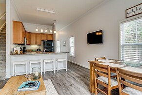 4 Mi to Ocean: Modern Townhome in Wilmington!
