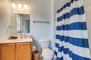 4 Mi to Ocean: Modern Townhome in Wilmington!