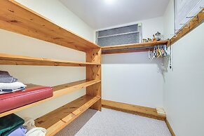 1 Mi to Killington Resort: Townhome w/ Dry Sauna!