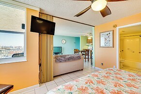 Beachfront Condo w/ Bay View in Fort Myers Beach!
