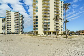 Beachfront Condo w/ Bay View in Fort Myers Beach!