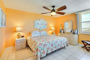 Beachfront Condo w/ Bay View in Fort Myers Beach!