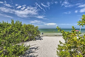 Beachfront Condo w/ Bay View in Fort Myers Beach!