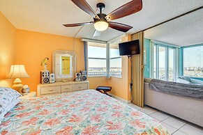 Beachfront Condo w/ Bay View in Fort Myers Beach!