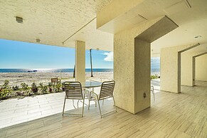 Beachfront Condo w/ Bay View in Fort Myers Beach!