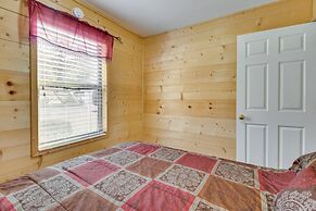 Walk to White River: Mountain View Family Cabin!