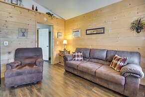 Walk to White River: Mountain View Family Cabin!