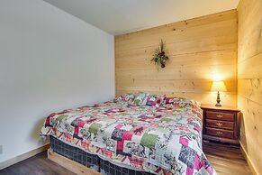 Walk to White River: Mountain View Family Cabin!