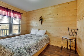 Walk to White River: Mountain View Family Cabin!