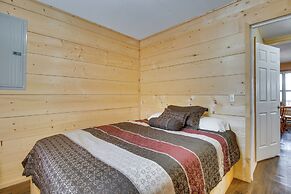 Walk to White River: Mountain View Family Cabin!