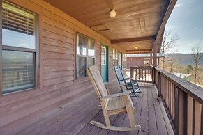 Walk to White River: Mountain View Family Cabin!