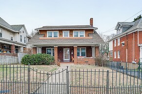 < 3 Mi to Dtwn Roanoke: Inviting Unit w/ Balcony