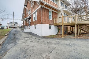 < 3 Mi to Dtwn Roanoke: Inviting Unit w/ Balcony