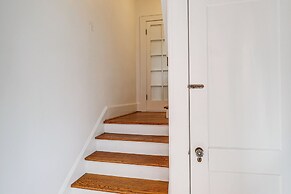 < 3 Mi to Dtwn Roanoke: Inviting Unit w/ Balcony