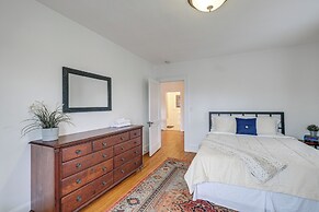< 3 Mi to Dtwn Roanoke: Inviting Unit w/ Balcony