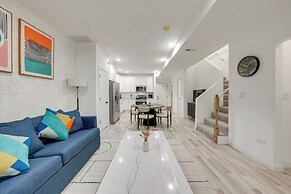 Townhome < 5 Mi to Naperville & Morton Arboretum