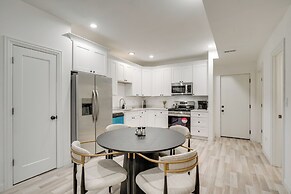 Townhome < 5 Mi to Naperville & Morton Arboretum