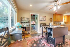 4 Mi to Dtwn Grass Valley: Forest Oasis w/ Hot Tub
