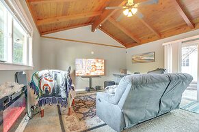 4 Mi to Dtwn Grass Valley: Forest Oasis w/ Hot Tub