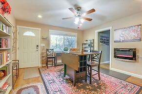 4 Mi to Dtwn Grass Valley: Forest Oasis w/ Hot Tub