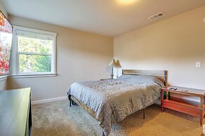 4 Mi to Dtwn Grass Valley: Forest Oasis w/ Hot Tub
