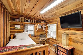 Walk to Little River Falls: Lakefront Cabin