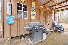 Walk to Little River Falls: Lakefront Cabin