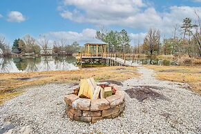 Walk to Little River Falls: Lakefront Cabin