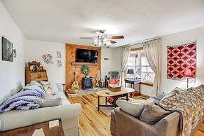 Walk to Little River Falls: Lakefront Cabin