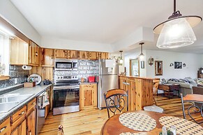 Walk to Little River Falls: Lakefront Cabin