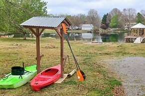 Walk to Little River Falls: Lakefront Cabin